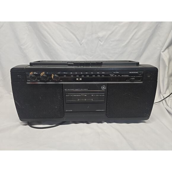 GE Bass Boost Vintage Boombox AM/FM Stereo Radio Cassette Player SERIAL# 1166164